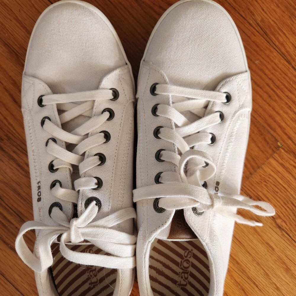 Women's White Taos Sneakers Size 10